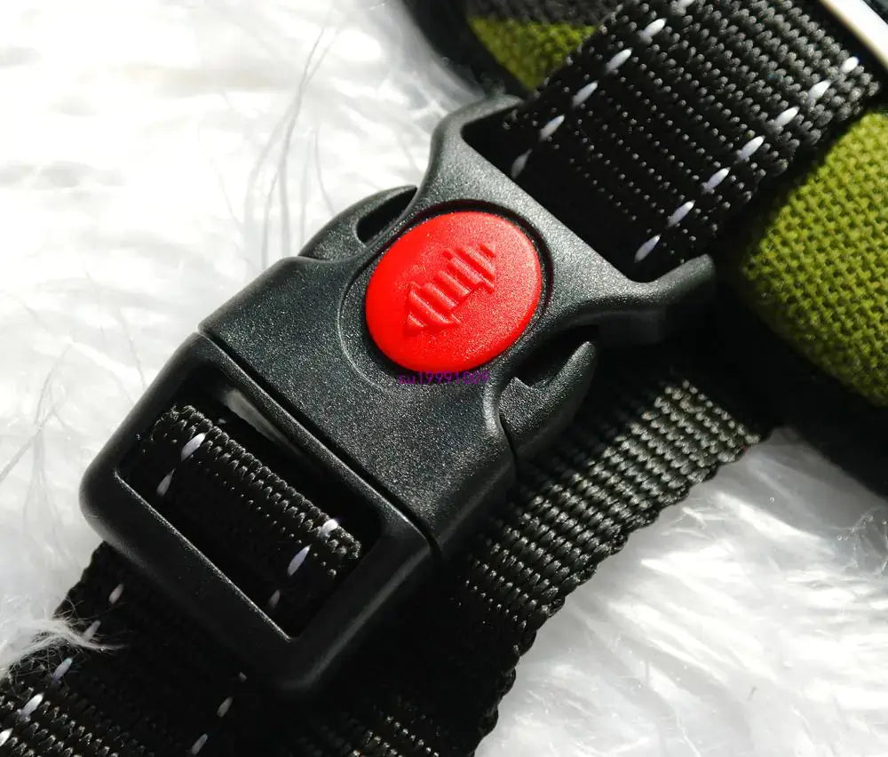 Detail of durable belly buckle on a sport dog harness with chest strap from My store, designed for comfort and security.